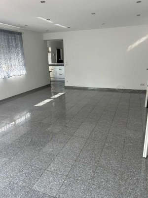 Helle 2-Zimmer- Erdgeschosswohnung mit Balkon in Heusweiler