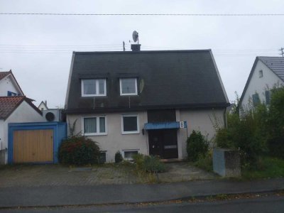 Großzügiges Einfamilienhaus mit Einliegerwohnung im Herzen von Steinenbronn