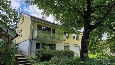 Für Gartenliebhaber & Familien - neu modernisierte Wohnung mit Terrasse - zentrale, ruhige Lage