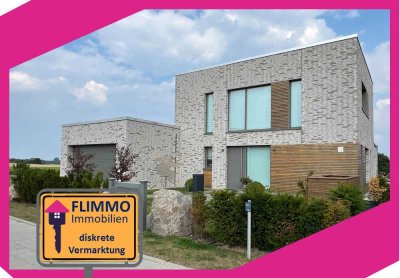 Provisionsfrei luxuriöses Kubus Architektenhaus | diskrete Vermarktung | Feldlage **
