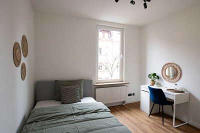 Charmantes, möbliertes WG-Zimmer in kernsaniertem Altbau in Nürnberg-Kleinweidenmühle