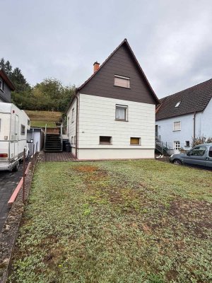 Kleines und freistehendes Einfamilienhaus