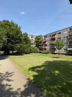 Ruhige, helle 2 Zimmer Wohnung mit Balkon und Einbauküche