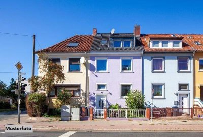 +++ 2-Familienhaus mit Terrasse und Garage +++