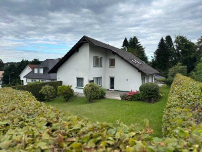 Energetisch saniertes 5-Zimmer-Einfamilienhaus mit EBK und Garten am Waldrand