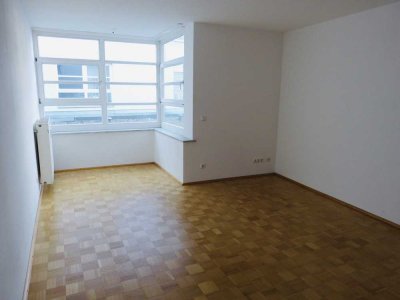 Attraktive Kapitalanlage oder Eigennutzer, helle, geräumige, 1 Zi. Wohnung Rennplatz, Top-Zustand!