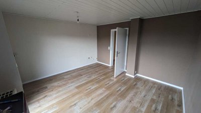 Schöne 3-Zimmer-Wohnung mit Balkon und Einbauküche in Ottenbach