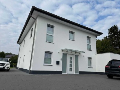 Neuwertiges, massiv gebautes Einfamilienhaus in familienfreundlicher Wohnlage von Flammersfeld