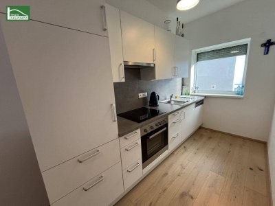 EIGENBEDARF ODER INVESTMENT MIT rd. 3,5% RENDITE! SEHR GUTER ZUSTAND! SANIERTE &amp; MÖBLIERTE DACHGESCHOSS-WOHNUNG INKL. KÜCHE! SOFORT BEZIEH- ODER VERMIETBAR!