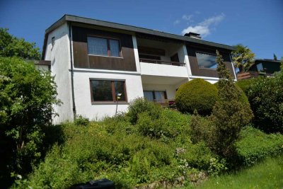 1-Fam.-Wohnhaus mit ELW in Aussichtlage