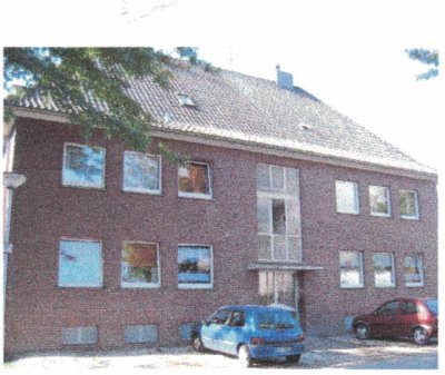 renovierungsbedürftige 2 Zimmer-Wohnung in Emmerich,  zu vermieten
