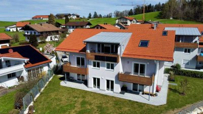Exklusive Dachgeschosswohnung mit Alpenblick in Pinswang, Chiemgau