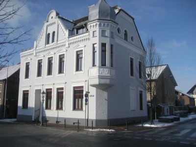 Saniertes Mehrfamilienhaus | 380 m² Gesamtfläche | Zwei Garagen | 78,2 kWh