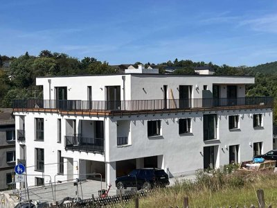 OFFENE BESICHTIGUNG AM SAMSTAG, DEN 20.09.25 UM 15 UHR!
LIFESTYLE TRIFFT INS GRÜNE!
NEUBAU!
3 Zim