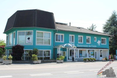 Gut gelegenes Einfamilienhaus aber auch als Zweifamilienhaus verwendbar mit 16 Zimmer in Fischamend - Dachgeschoß Ausbau als Penthouse möglich