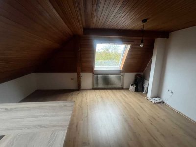 1-Zimmer Dachgeschosswohnung in Voerde - Löhnen