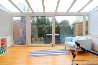 Charmante Erdgeschosswohnung mit Wintergarten, Terrasse und Einbauküche (auf Wunsch)