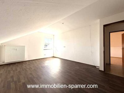 Gemütliche 4-Zimmer-Dachgeschosswohnung in Weiherhammer