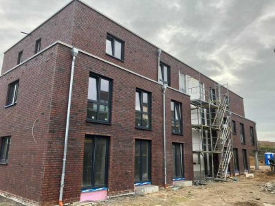 Erstbezug: Helle 3-Zimmer Wohnung mit Terrasse, nur mit WBS