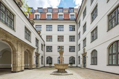 Edle 4-Zimmer-Wohnung in historischem Stadtpalais mit Concierge-Service