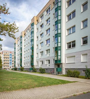 Ruhig wohnen mit grünen Innenhöfen und direkter Verkehrsanbindung - einziehen+wohlfühlen