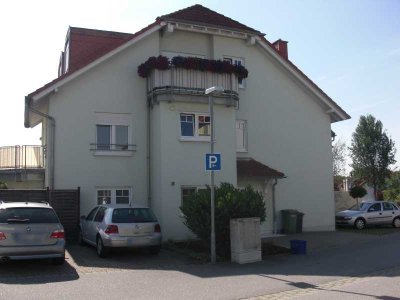Schöne helle 3-Zimmerwohnung in Wiesloch/Baiertal mit eigenem Garten zu vermieten.