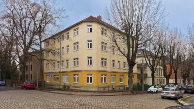 Stilvolle Altbauwohnung mit guter Verkehrsanbindung