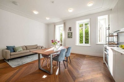 Stilvolle 2-Zimmer-Altbauwohnung mit Terrasse in den ruhigen Innenhof