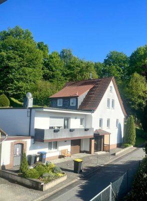 Für Eigennutzer und Kapitalanleger! Freistehendes Ein- oder Zweifamilienhaus zentral in Burghaun!