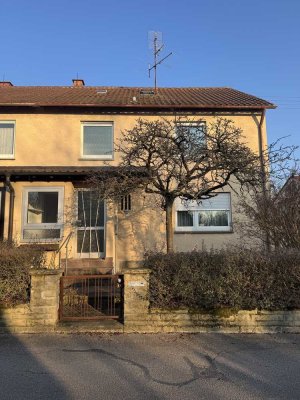 Schöne Doppelhaushälfte in Freiberg am Neckar