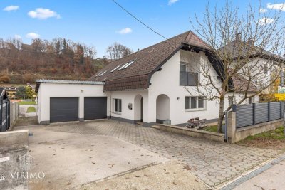 Großzügiges Ein- bis Zweifamilienhaus mit Doppelgarage, Garten &amp; vielseitigem Raumangebot in Laakirchen