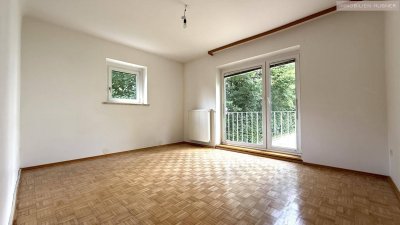 Ruhelage und Blick ins Grüne!!! Hübsche, großzügig geschnittene Neubauwohnung!!!