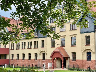 // Thekla // 2 Zimmer mit Balkon und Pkw Stellplatz ab September verfügbar //