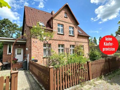 HORN IMMOBILIEN ++ 500 m bis zum Stettiner Haff, Zweifamilienhaus mit Photovoltaikanlage in Rieth