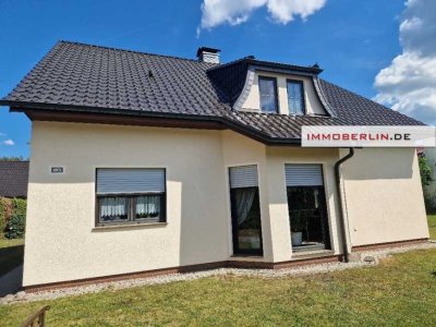 IMMOBERLIN.DE - Fabelhaftes Haus mit Sonnengarten & Doppelgarage in ländlicher Wohlfühllage & Seenäh