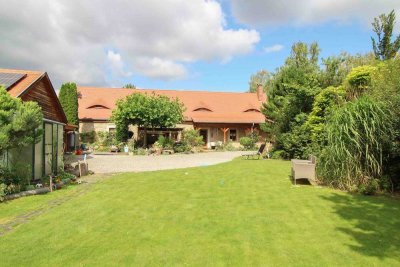 Wohnträume leben: Gehobenes Einfamilienhaus mit Garten, Spa-Bereich und Garage in Sömmerda-Frohndorf