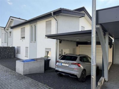 DHH in bevorzugtem Wohngebiet mit 6 Zimmer, Gärtchen und Garage