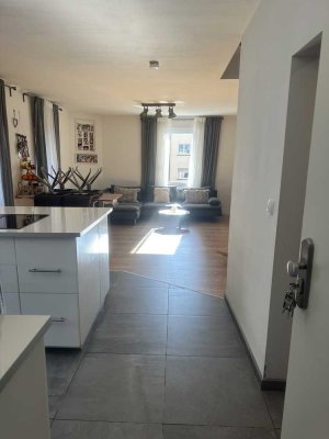 Vollständig renovierte 3,5 Zimmer-Wohnung mit Einbauküche in Nürnberg