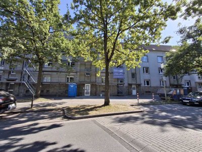 Modernisierte 1,5-Zimmer OG-Wohnung mit Tageslicht-Bad und sonnigem Balkon