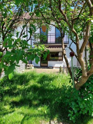 *-Kurzfristig beziehbar-* RH-Haus mit gr. Garten! Garage u. PKW-Stpl.!