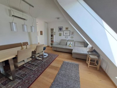 Lichtdurchflutete Dachgeschosswohnung in AKH-Nähe
