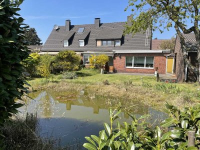 Große Doppelhaushälfte mit traumhaftem Garten