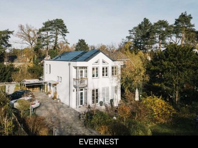 Family-friendly residential idyll in Zeuthen – modernised, energy self-sufficient and available