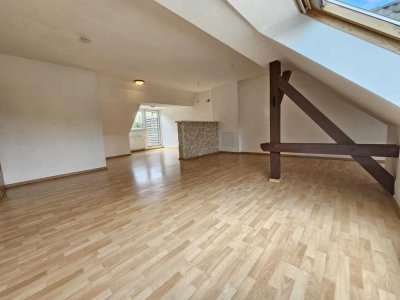 Wohntraum im Dachgeschoss mit Dachterrasse und sehr schönem Bad