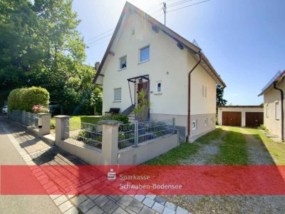 Kleines Haus auf schönem Grundstück!