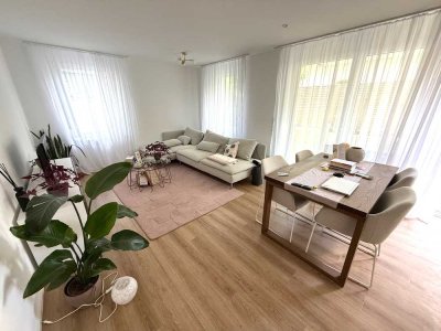 "TRAUMLAGE" Helle, neuwertige 2-Zimmerwohnung mit EBK und sonniger Terrasse