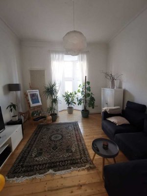 Helle, geräumige Altbauwohnung mit 2 Balkonen