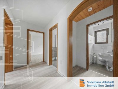 Modernisierte 2,5-Zimmer-WHG mit Garage