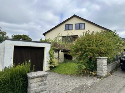 Charmante DHH in Hanglage - helle, großzügige Räume & Einliegerwohnung