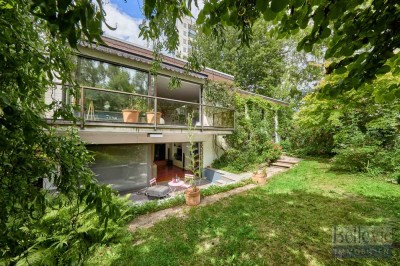 detached bungalow or 2 apartment-house for a large family and nature lovers